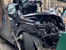 Машину Эдварда Била и пострадавшей в ДТП женщины доставили к зданию МВД РФ