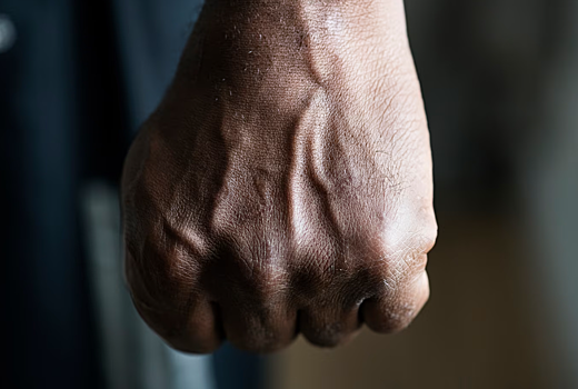 Пьяный житель Пскова до смерти забил ножом свою супругу