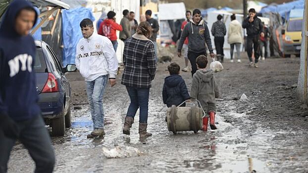 Мигранты насилуют детей в лагере беженцев в Кале