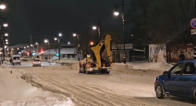 Ночью 8 февраля в Оренбурге работали 125 единиц снегоуборочной техники