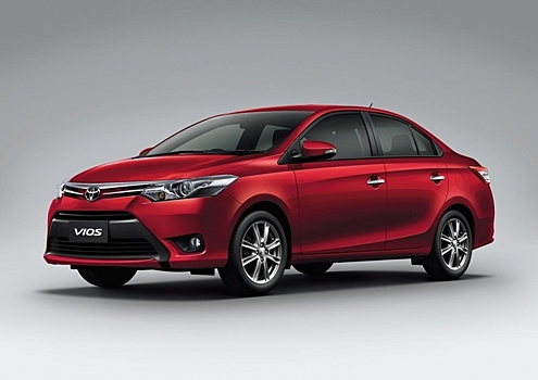 Компактные седаны Toyota Vios в РФ продают по цене от 2 225 000 рублей