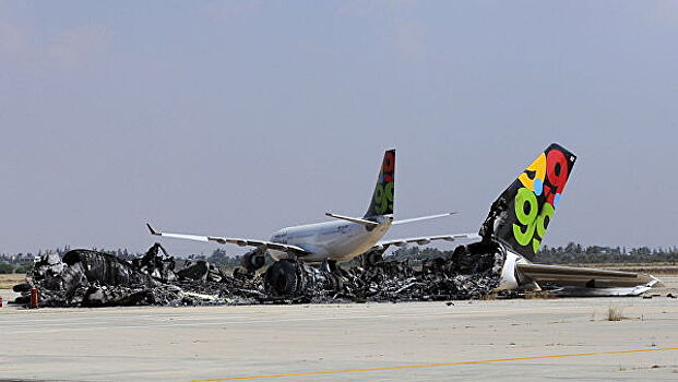 Хафтар нанес удар по действующему аэропорту в Триполи