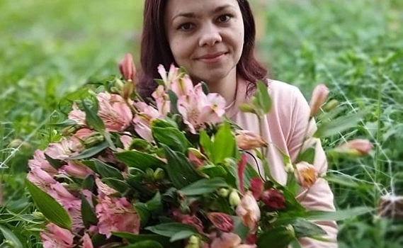 В Фатежском районе Курской области выращивают альстромерии