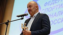 Станислав Черчесов получил награду "Серебряная лань" как лучший тренер года