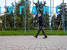 Луганск, картинки с натуры: Улицы чистые, но стреляют