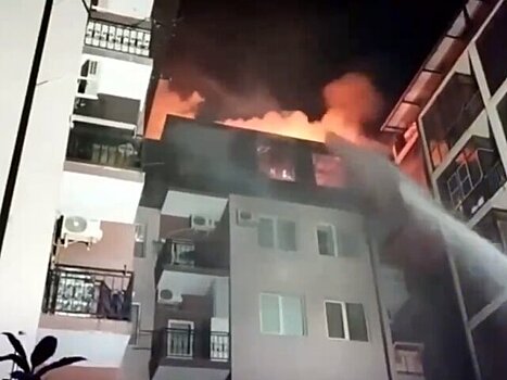 Квартира загорелась в многоэтажке в Сочи на площади 120 "квадратов"