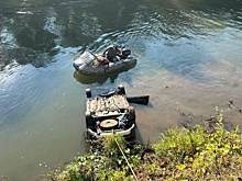 Рыбак обнаружил автомобиль в реке под Уфой