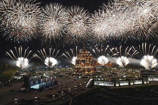Соборная площадь у Главного храма ВС РФ станет местом проведения традиционного фестиваля фейерверков в этом году