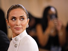 Наряд Эмили Блант признан лучшим на красной ковровой дорожке "Золотого глобуса"