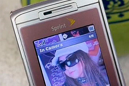 Молодежь массово отказалась от iPhone в пользу телефона из 2000-х ради стиля