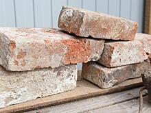 «Клейменые» кирпичи, заложенные при строительстве Каменного моста в Вологде, могут стать предметом для научных исследований