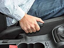 Что можно испортить в автомобиле, когда поехал на ручнике?