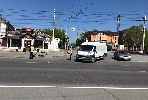В центре Омска маршрутка сбила велосипедиста