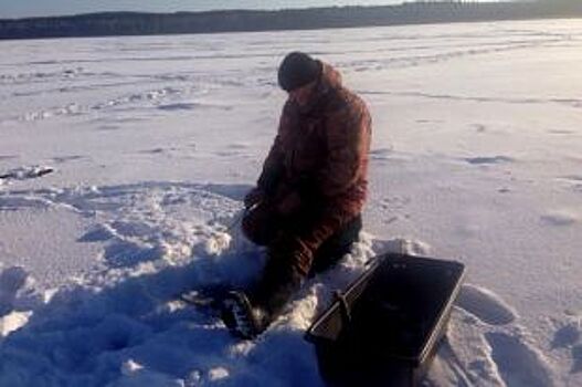 В Челябинской области полицейские сходили на зимнюю рыбалку