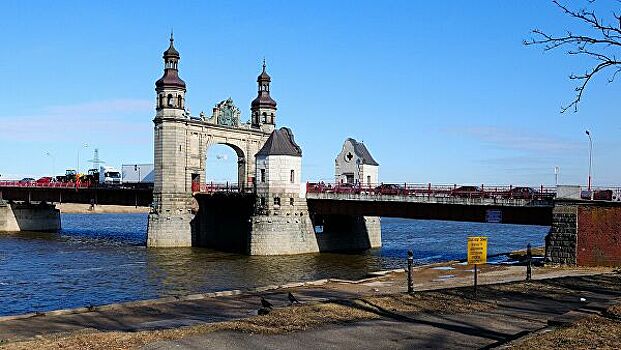 На границе России и Литвы ограничат движение по мосту королевы Луизы