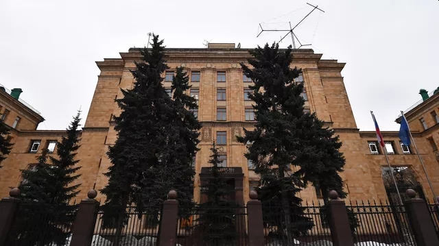 Чехия будет решать вопрос с ограждением у «Чешского дома» в Москве по дипканалам