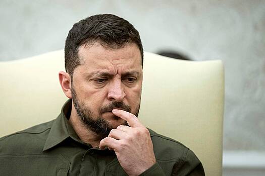 Возможность отставки Зеленского из-за скандала с чествованием эсэсовца оценили