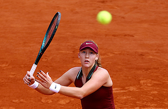 Мирра Андреева неожиданно проиграла в четвертьфинале «Ролан Гаррос»