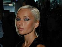 Елена Корикова продолжает радовать поклонников нежными снимками
