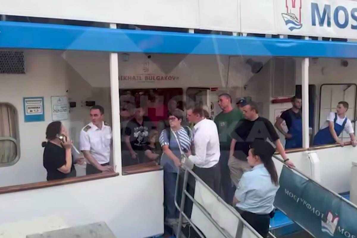 В воде на российском теплоходе нашли опасные бактерии после массового отравления туристов