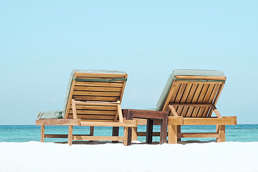 В Испании начались битвы между немцами и англичанами за шезлонги