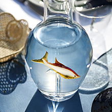 Dior Maison представил коллекцию посуды Aquarius, вдохновлённую обитателями рек