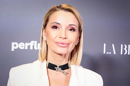 Сын Орловой запретил ей себя снимать для соцсетей