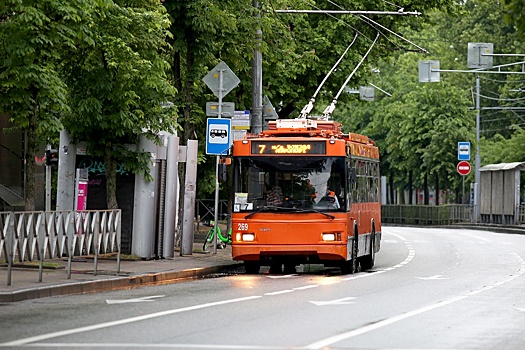 В РФ предложили ввести "пенсионный возраст" для общественного транспорта