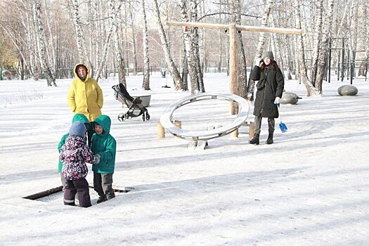 В Челябинске открылся первый парк качелей