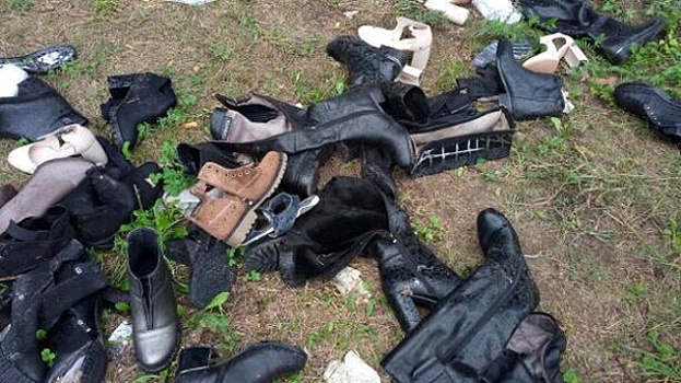 В Самарской области в лесу нашли свалку с новой обувью