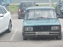 На улице Бирюзова в Рязани заметили подростков за рулём ВАЗа