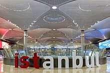 Туроператоры недовольны запретом на таблички в аэропорту Стамбула