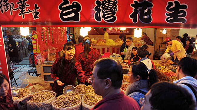 Жителей Тайваня призвали запастись лапшой на случай войны с Китаем