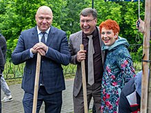 Актеры высадили «Аллею звезд» на набережной в Кстове в рамках кинофестиваля «КСТОкино»