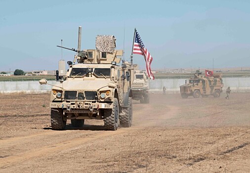 Российские военные заблокировали колонну США в Сирии