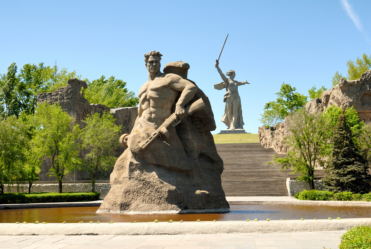 Мамаев курган и статуя Родины-матери, Волгоград, Волгоград, Россия, Европа