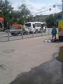 В Пензе на улице Калинина манипулятор врезался в автобус