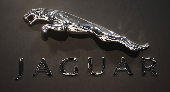 Jaguar Mark IX — автомобиль для Королевы и для кольцевых гонок