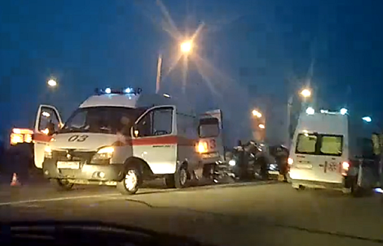 Под Каменском-Уральским легковушка влетела в КАМАЗ