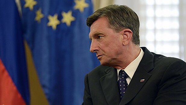 Глава Словении в рамках избирательной кампании пешком обойдет страну