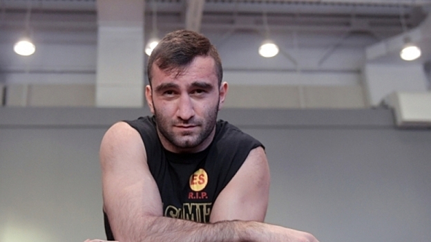 Гассиев одолел Влодарчика и прошел в полуфинал World Boxing Super Series