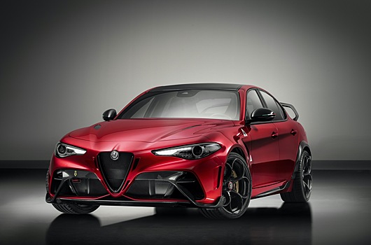 Alfa Romeo сделала «карбоновые» суперседаны Giulia с активной аэродинамикой