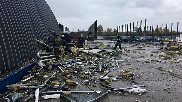 Стена обрушилась в строительном цехе в Новосибирске