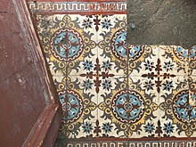 Что у петербуржцев под ногами: самая красивая напольная плитка в парадных города