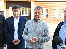 Глава Барнаула Вячеслав Франк провел выездное совещание в Ленинском районе