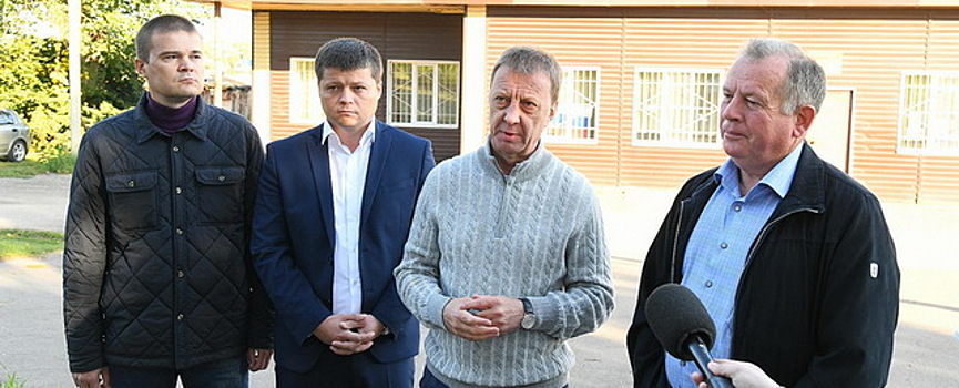 Глава Барнаула Вячеслав Франк провел выездное совещание в Ленинском районе