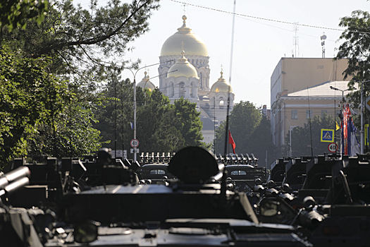 Военнослужащие ЮВО в Новочеркасске провели тренировку парада Победы