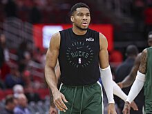 Билл Симмонс: «У Янниса 8-8 в сериях плей-офф. Это начинает его по-настоящему доставать»