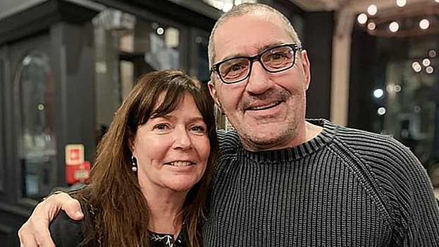 Женщина воссоединилась с родным братом спустя 60 лет