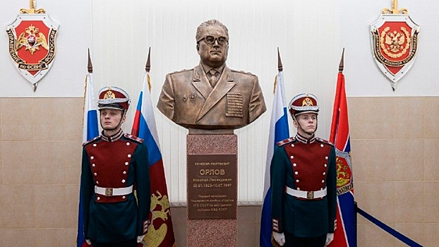 «Человек с сильным характером»: ФСБ увековечила память военного контрразведчика Орлова